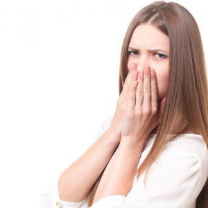急に来る違和感と痛み!厄介な“口内炎”は女性の敵!