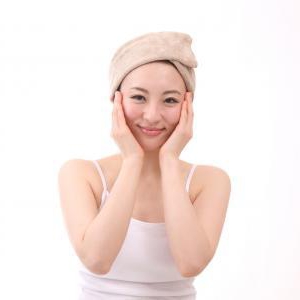 アダルトニキビの原因と対策