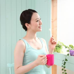 女性の大敵、口臭はこうして防ぐ。おすすめの口臭予防法