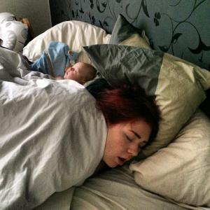酒の飲み過ぎによる頭痛で眠れない場合には
