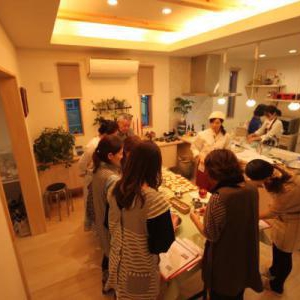 働く女性 お仕事後の習い事