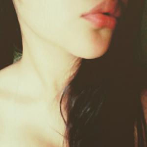手軽にできる耳つぼで肩こりを解消