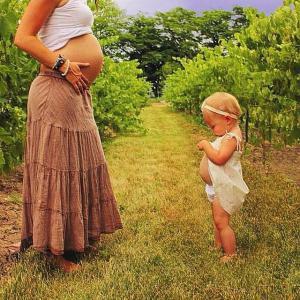 臨月 胎動を感じる妊婦の幸せ