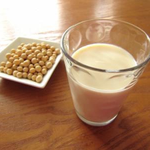 生理前に豆乳を飲んで手軽にダイエット