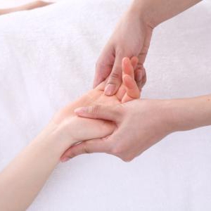 冷え症で眠れない人におすすめのツボ