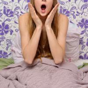 目が覚めてもう眠れない中途覚醒の人に効果のあるツボ