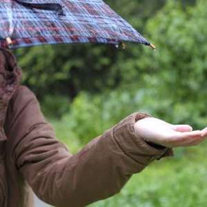 雨の日のドライブデートでは