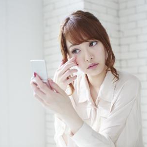 顔の汗によるファンデーション崩れはもう怖くない