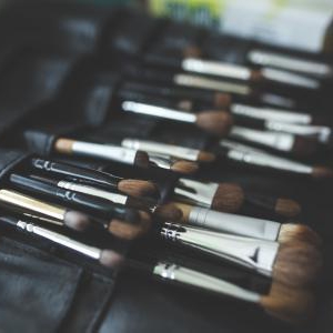 顔の汗や皮脂による化粧崩れ対策