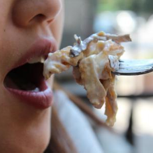 脇汗の原因となる食べ物とは