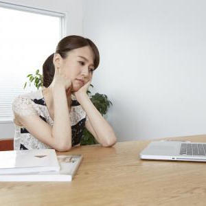 大人の女性の悩み、ホットフラッシュによる脇汗の対処法