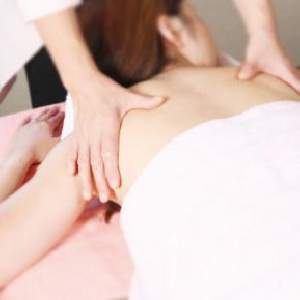 脇汗対策として、圧迫感を与える方法