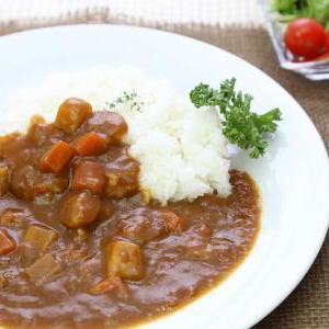 夏バテ解消には、香辛料のきいたカレーがおすすめ