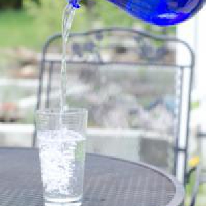 下痢をしたら水分補給をしてしっかりと解毒