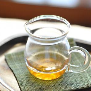 お茶で水分補給し脱水予防