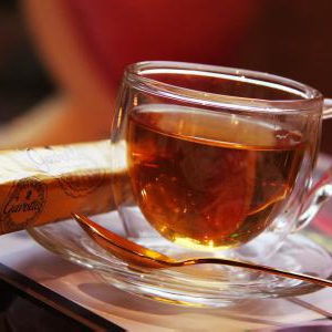 お茶や水をたくさん飲むのではなく適量の水分補給を