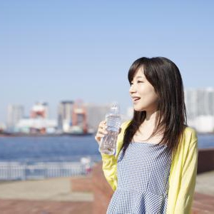 こまめな水分補給で熱中症予防効果