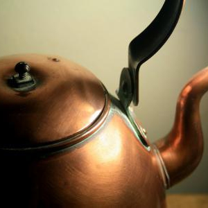 水分補給に麦茶が効果的な訳とは