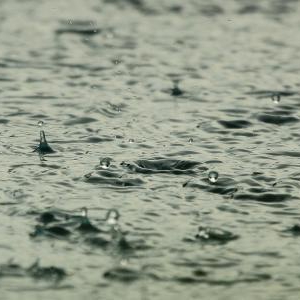雨の日のお出かけで泥はねした時はどうすればいいの?
