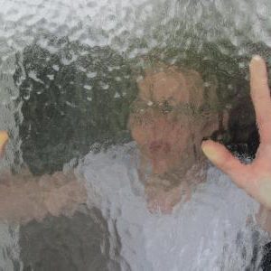 雨の日の頭痛は低気圧が関係している