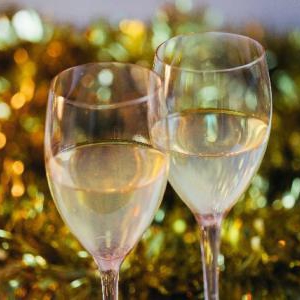 飲み方を見直そう!アルコールに潜むむくみへの落とし穴