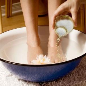 もしかして私臭ってる!?足の臭いは「重曹足湯」で徹底消臭