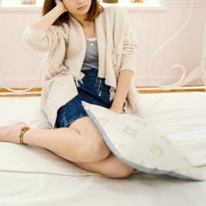 その頭痛、つわりかも?妊娠初期の辛い頭痛の原因と解消法