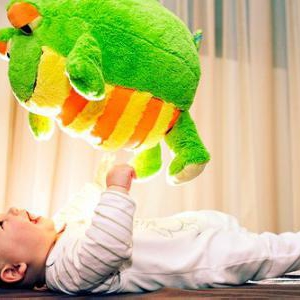 赤ちゃんのお腹がパンパンに!?その原因と道具がなくてもできる簡単解消法