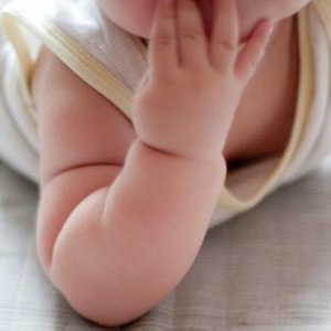 赤ちゃんが肌荒れ!その原因が便秘って本当?