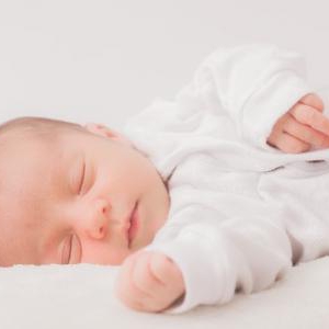 赤ちゃんの鼻づまりに効果抜群!母乳点鼻薬の使用法