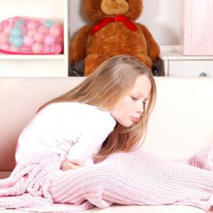 お腹が冷えると腹痛になるのはどうして?腹痛の原因