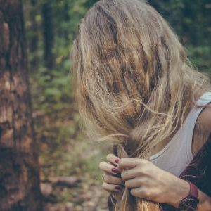 そのアレンジが原因かも!?女性の薄毛を招く3つのヘアスタイル