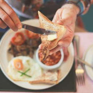 これだけは知っておきたい!女性の育毛に効果的な栄養素と食べ物とは