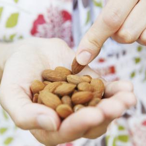 急増中の女性の悩み!年をとるにつれ心配になる育毛に効く食べ物とは