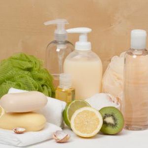 抜け毛が気になるのは何故?20代からできる女性の抜け毛対策