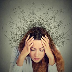 花粉症の頭痛…原因は鼻を啜ること!?
