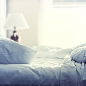 なんで眠れないんだろう…「女性の不眠」について