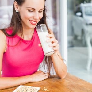 カロリーが高いのになぜ!?豆乳のダイエット効果が高いワケ