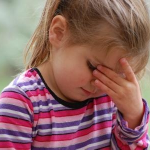 頭痛が気になり眠れない人必見!頭痛が原因で起こる寝不足の対処法