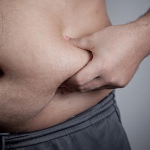 【画像あり】男が痩せるなら筋トレより先に◯◯を摂取せよ!