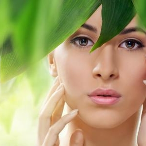 毛穴を隠して美肌に見られたい!おすすめの方法とは?