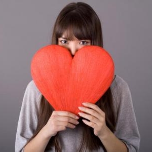 綺麗な肌にする方法とニキビを隠す方法