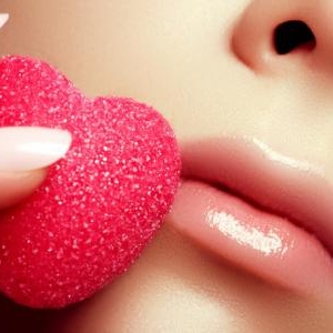 唇を薄くする方法&薄くする為にしてはいけないこととは?