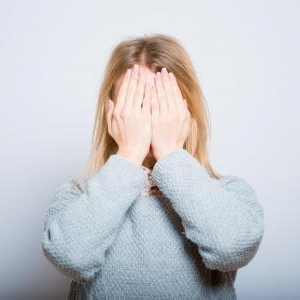 ニキビを隠す人気の方法を教えます。