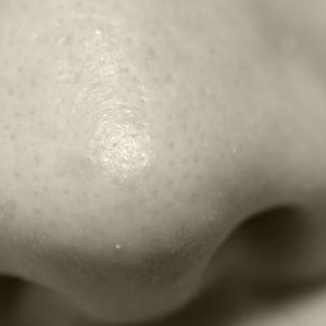 人気がある毛穴を隠す化粧品