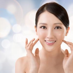 シミを消すとされる人気のアイテムとは?