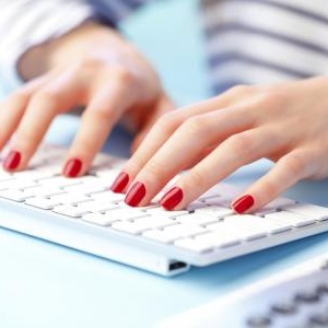 生活習慣に潜んでいる、爪をキレイにする為にしてはいけないこととは?
