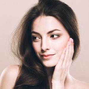 お母さんが3か月で娘の私より若肌に!美容皮膚科医がすすめるスキンケア効果が凄い