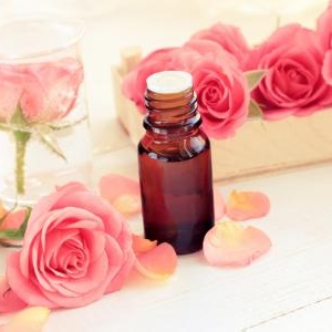 毛穴を目立たなくする効能のある収れん化粧水とは?