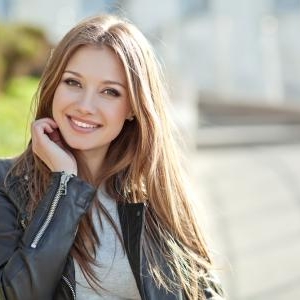 意外と鍛えることが難しい表情筋を意識して使うことの効果とは?